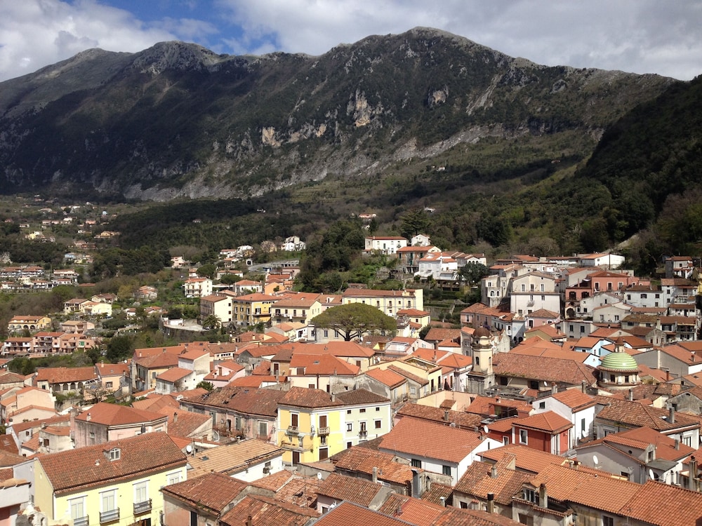 LA LOCANDA DELLE DONNE MONACHE 53/59