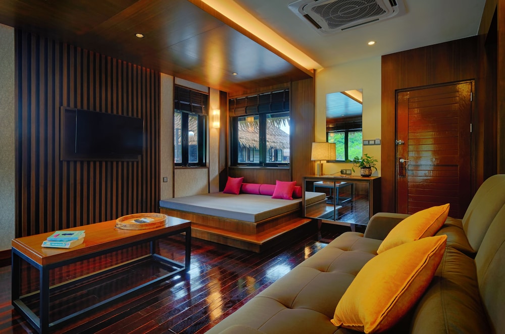 Gayana Marine Resort 36/71