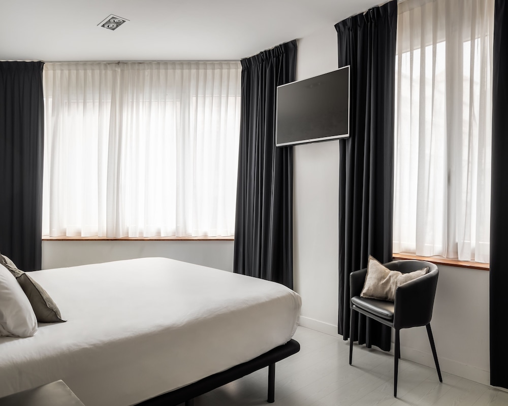 Cosmov Bilbao Hotel** 28/63