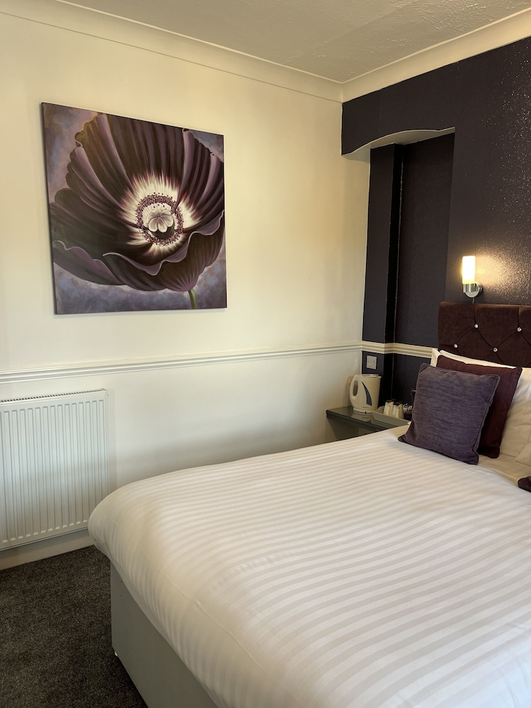The Millbrook B & B 8/50