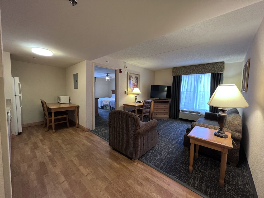 Hyatt House Colorado Springs Airport 30/42