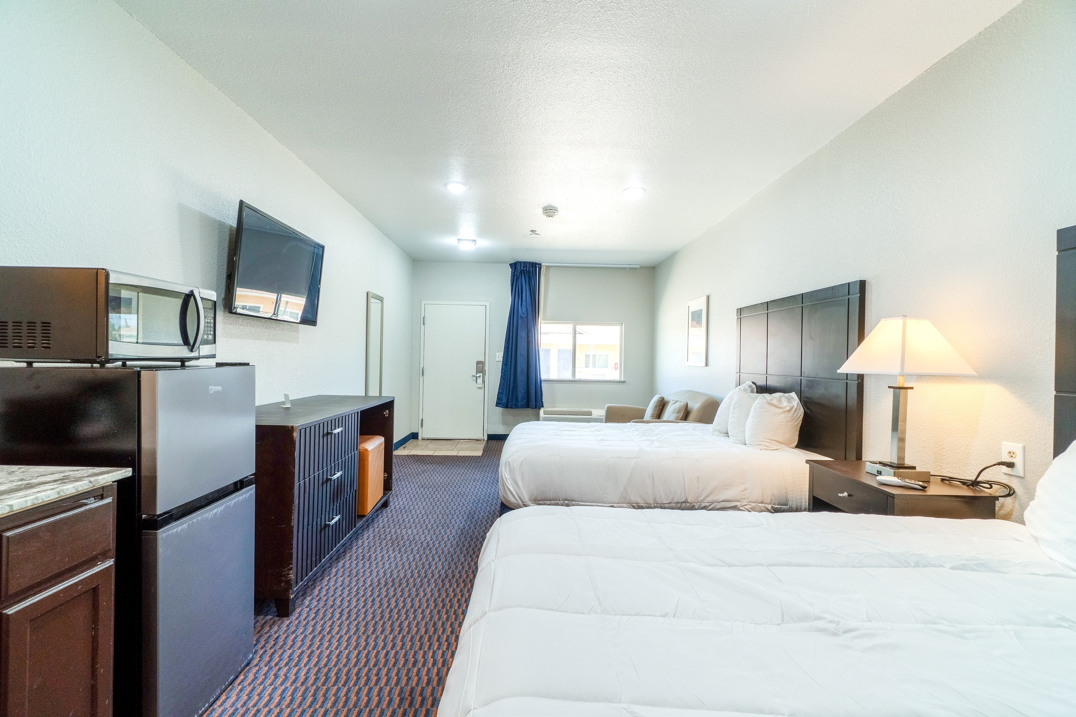 Atria Inn & Suites Kitchenette 26/43