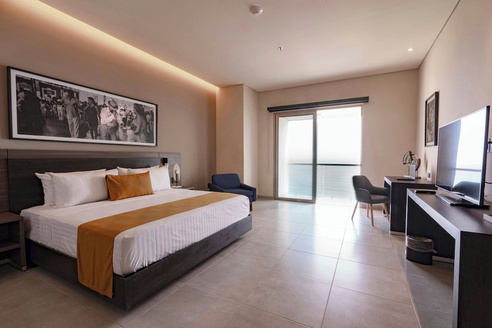Deluxe, King Bed, Ocean View, Balcony