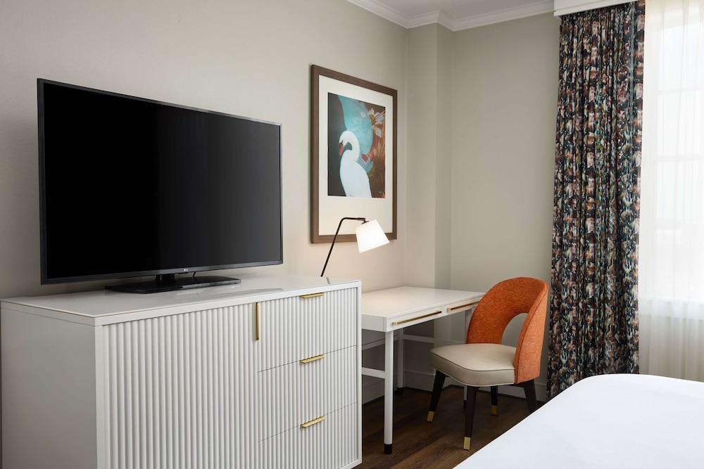 The Terrace Hotel Lakeland, Tapestry Collection by Hilton 12/71