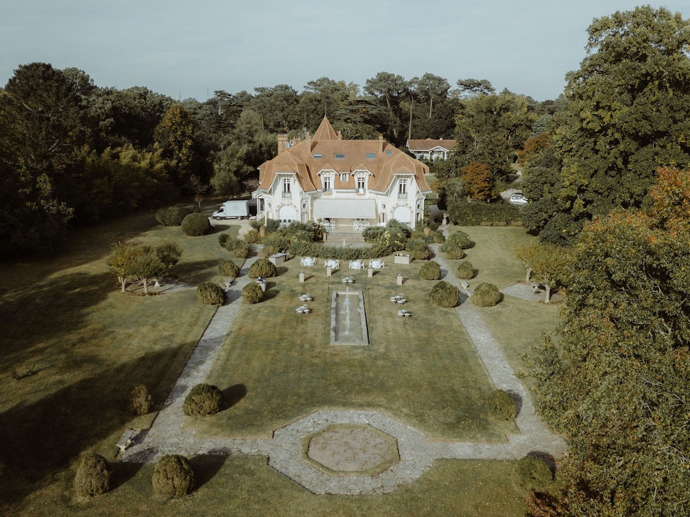 Chateau Du Clair De Lune 41/50