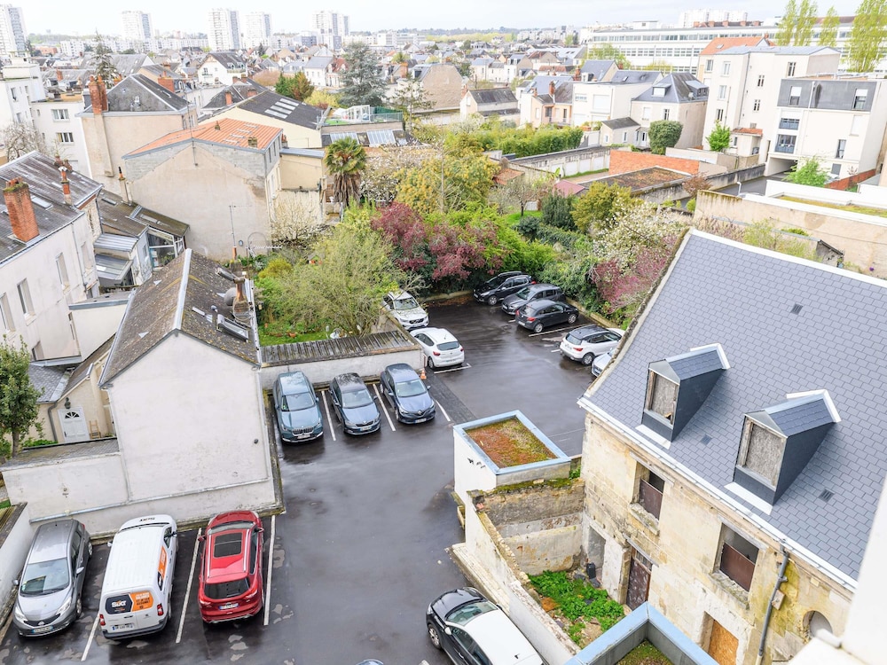 Ibis Styles Tours Centre 68/74