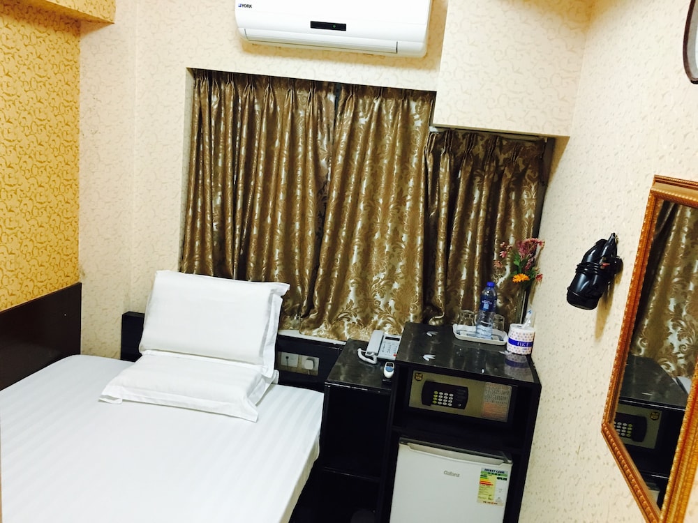 Modern Hotel 22/76