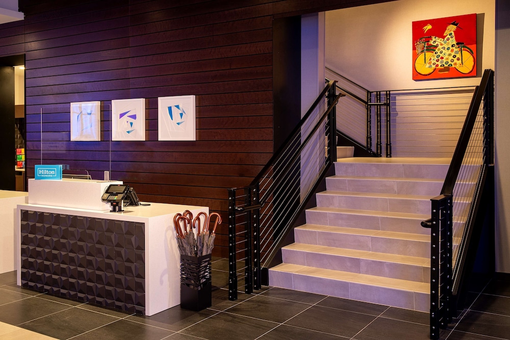 Hilton Garden Inn Redmond Town Center 16/56