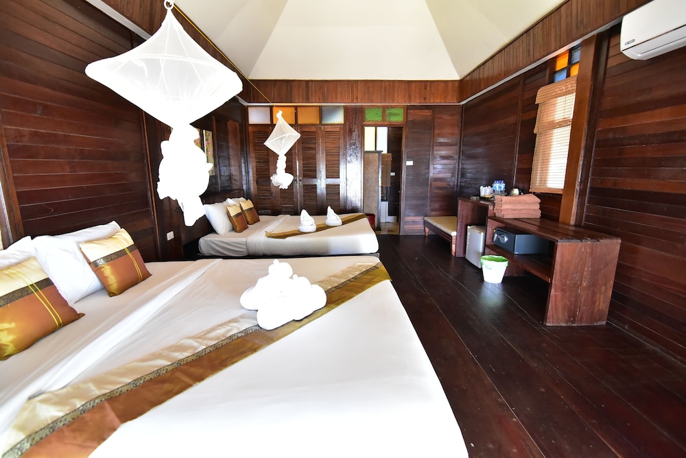 Koh Ngai Thanya Beach Resort 41/65