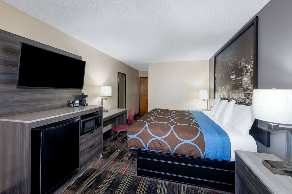 Super 8 By Wyndham Kansas City At Barry Road/Airport 22/37