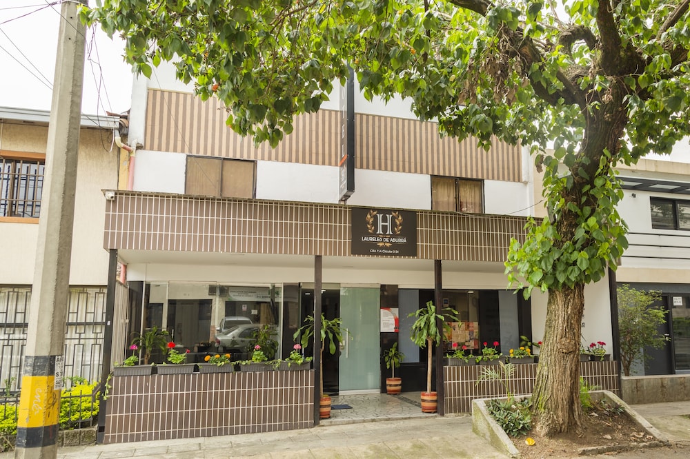 Hotel Laureles de Aburra Medellin 1/49