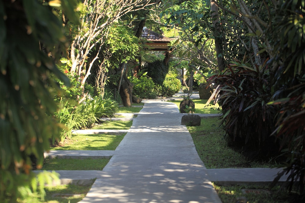 MATAHARI BUNGALOW 54/66