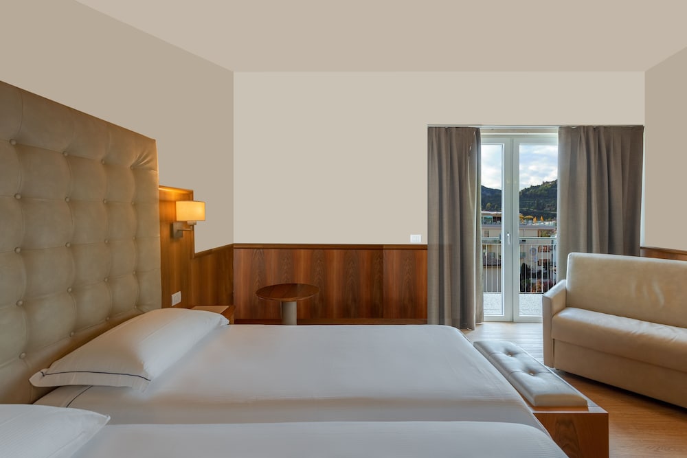 Hotel Centrale 12/50