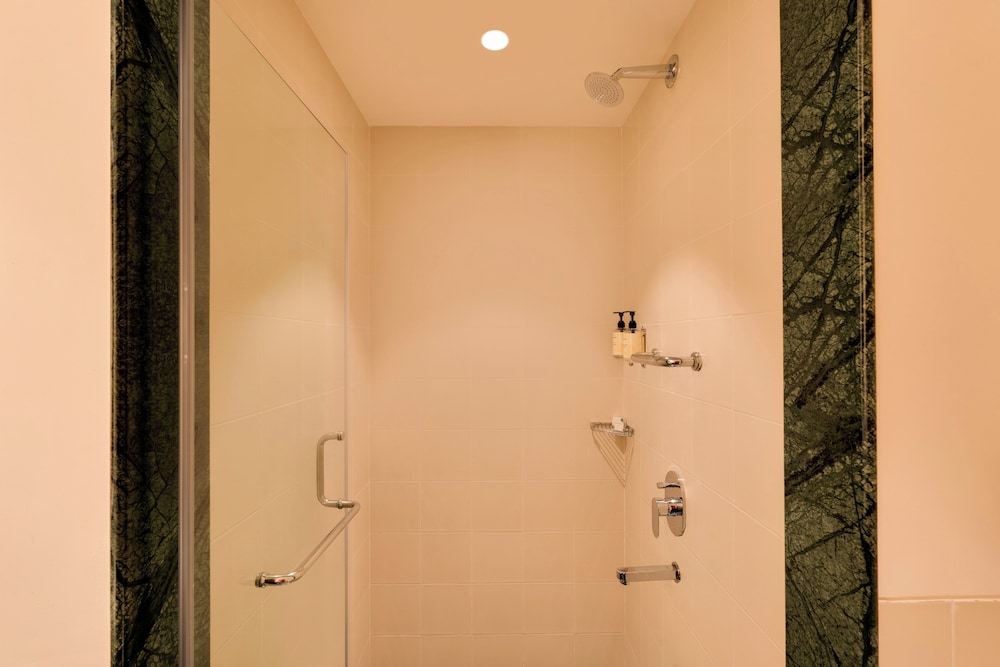 Lemon Tree Hotel Gachibowli Hyderabad 64/64