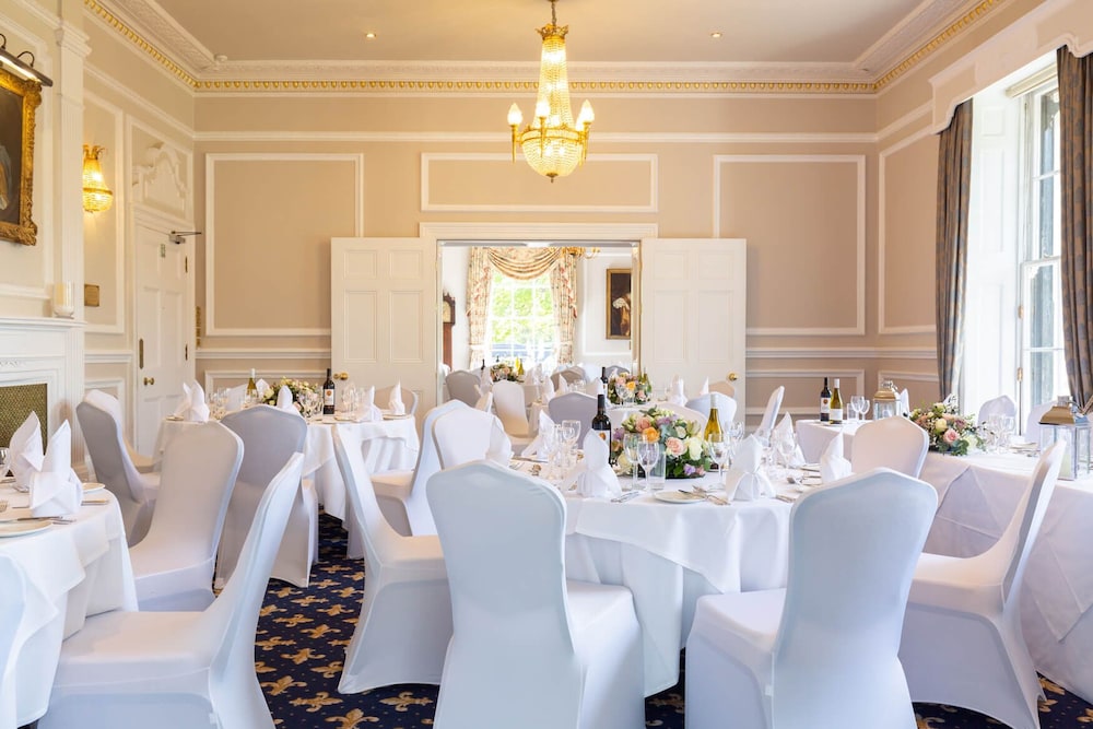 West Lodge Park Hotel 38/42