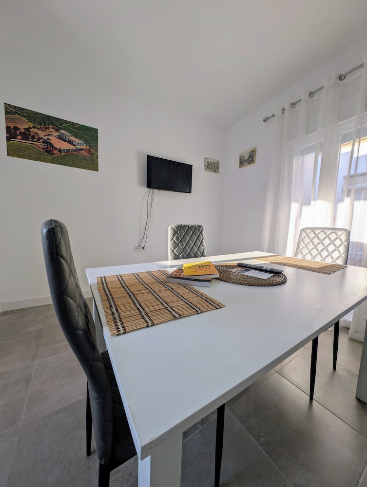Apartamentos Jerez 72/77