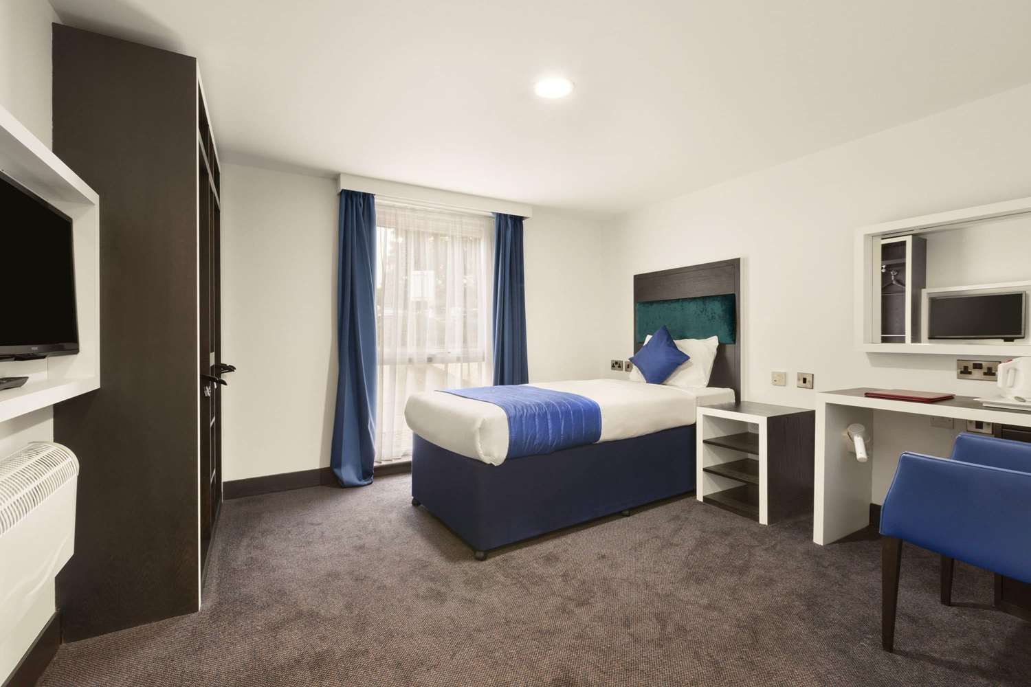 Ramada by Wyndham Oxford 6/16