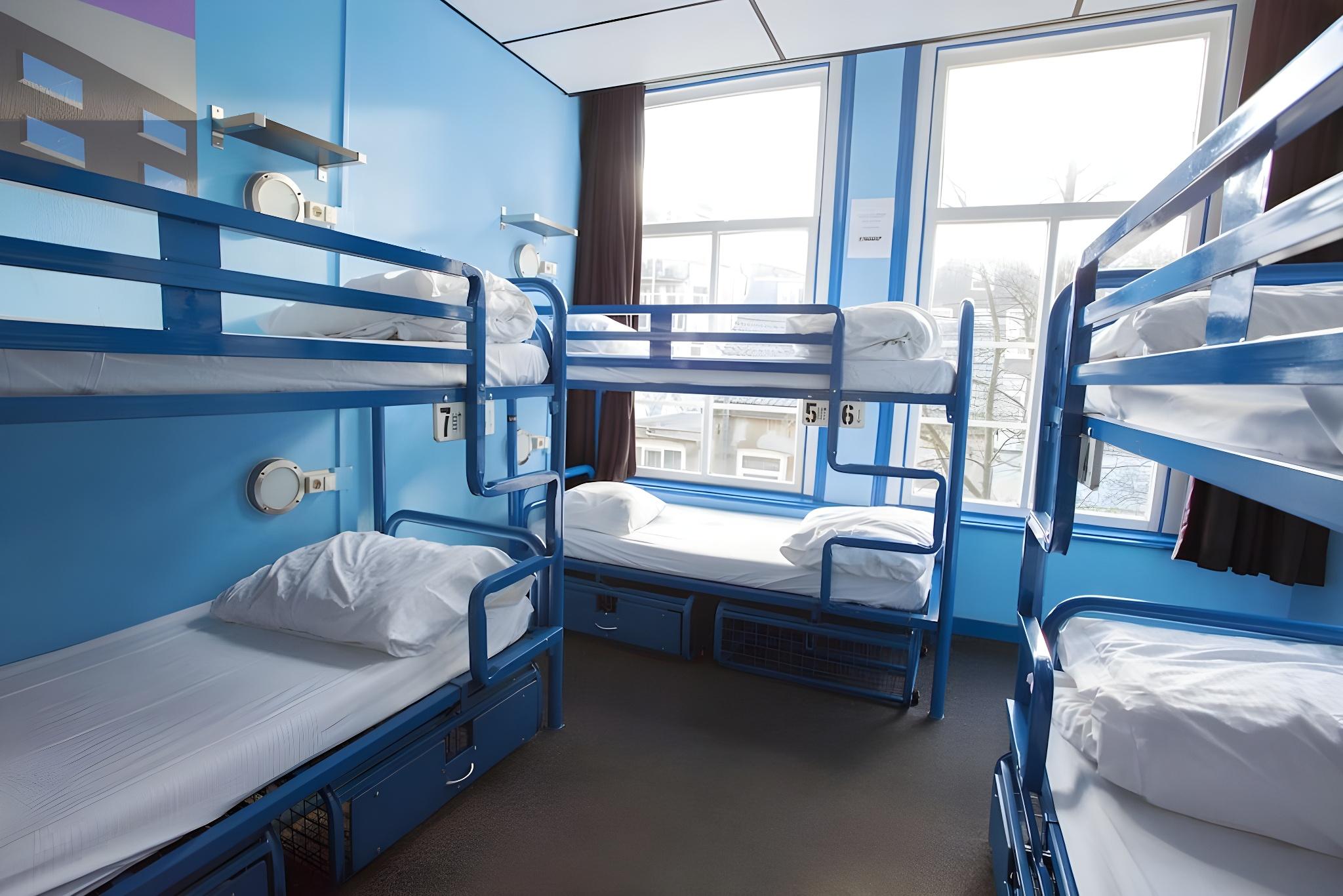 Mixed Dorm, 6 People, Shared Bathroom