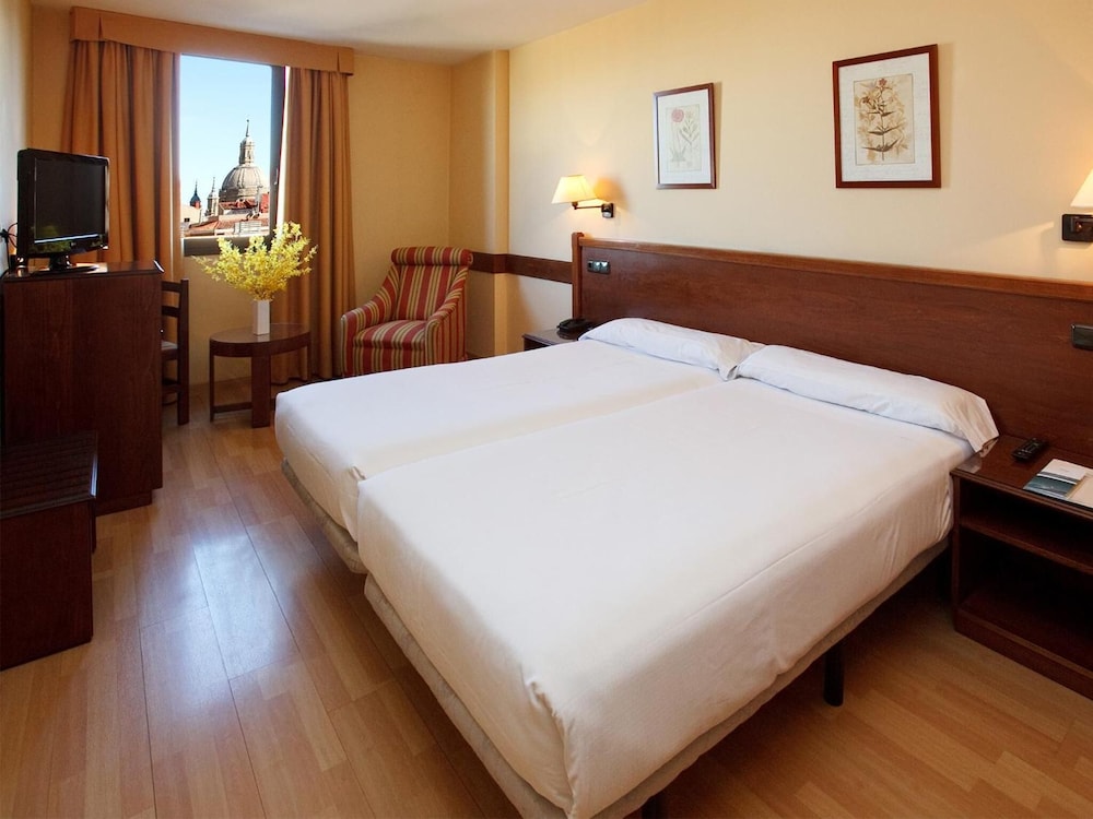 Oriente Hotel 8/58