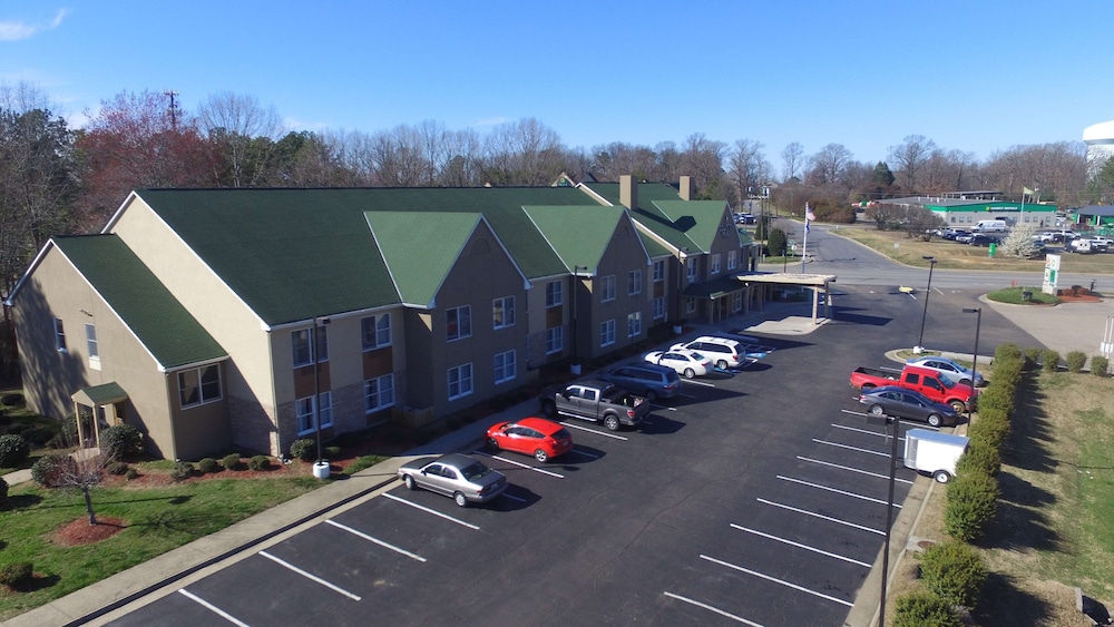 Country Inn & Suites By Radisson Richmond I-95 South VA 27/29