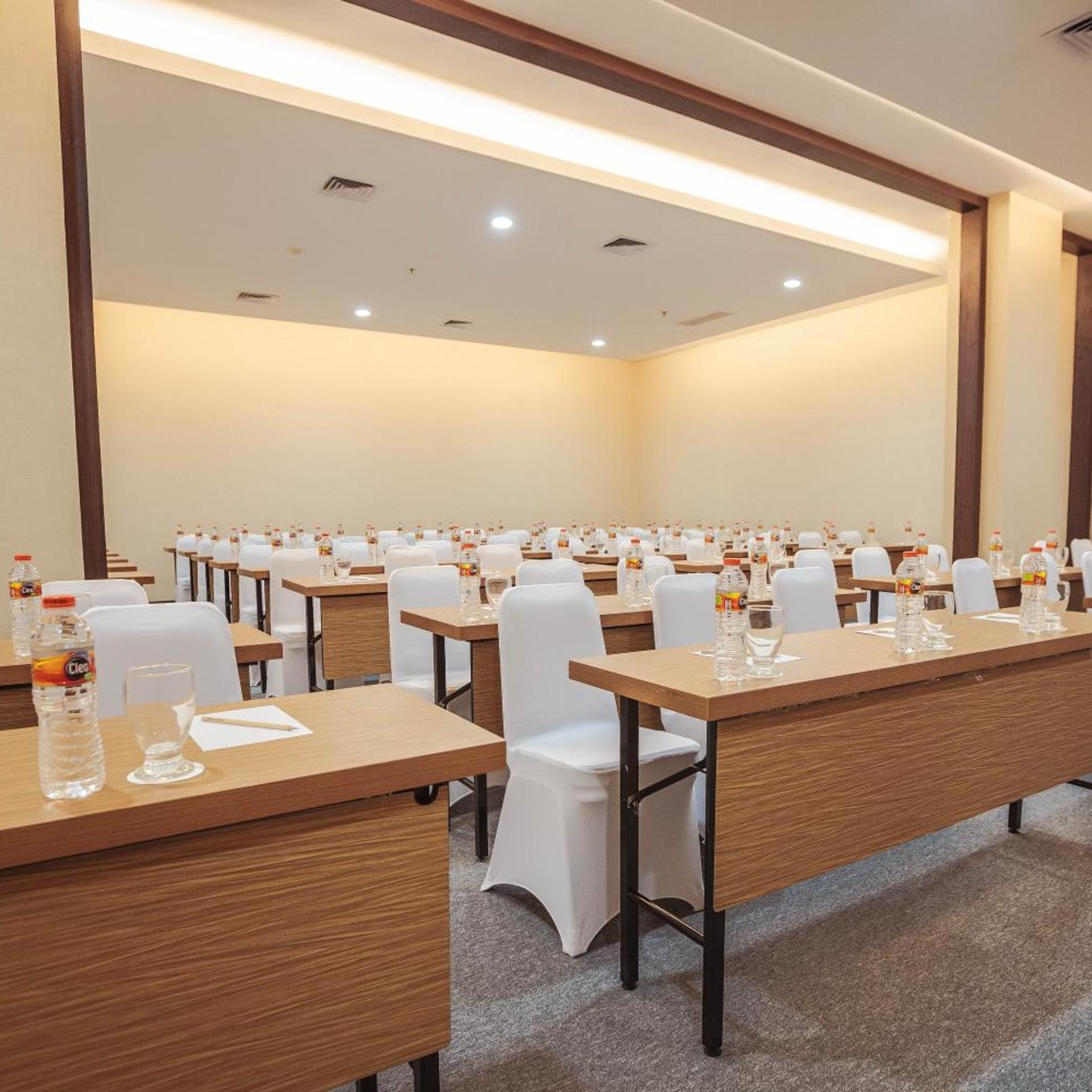 Whiz Prime Hotel Sudirman Makassar 31/35