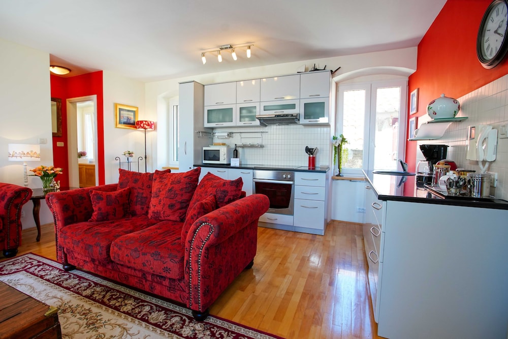 Boutique Guest Accommodation Zephyrus 58/80