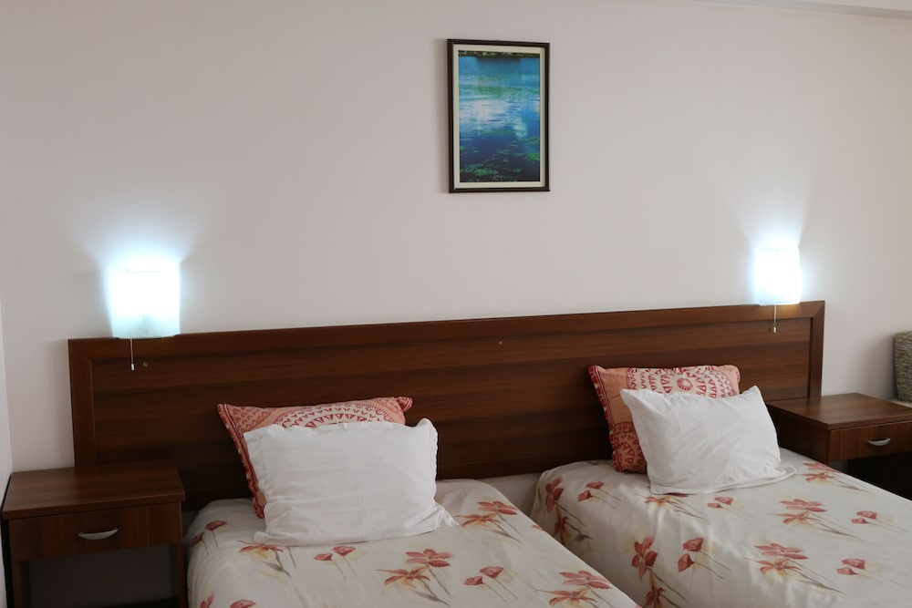 HOTEL KRALEV DVOR 6/26