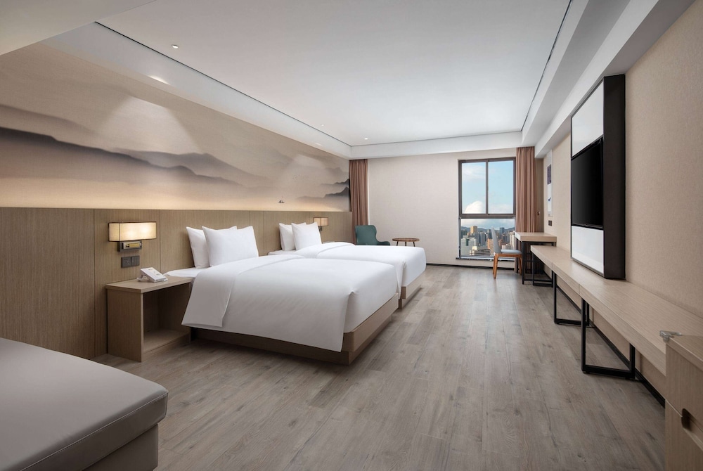 DELUXE, 2 DOUBLE BEDS