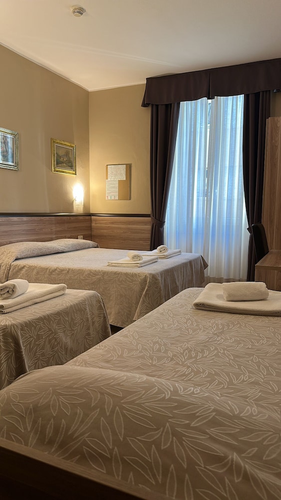 BRIANZA HOTEL 26/68