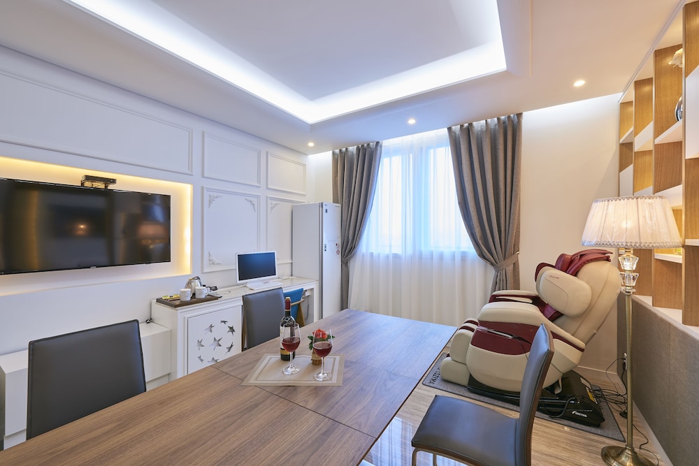 Madrid Hotel Gwangju 33/39