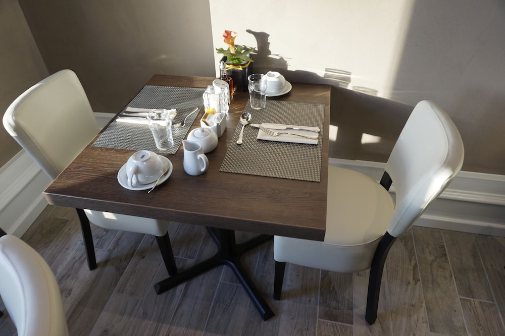 Halvard Hotel 36/50