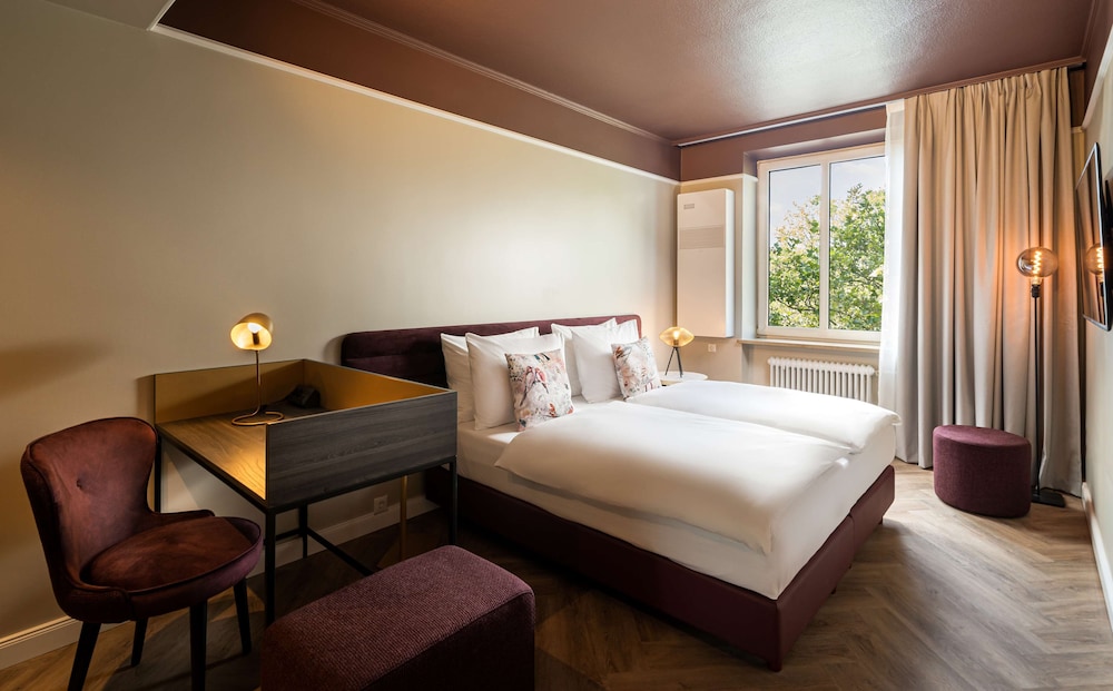 SUPERIOR, DOUBLE BED