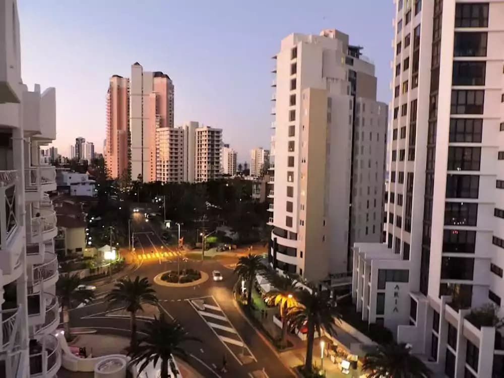 Broadbeach Holiday Apartments 40/50