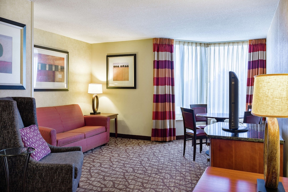 DoubleTree by Hilton Hotel Johnson City 41/61