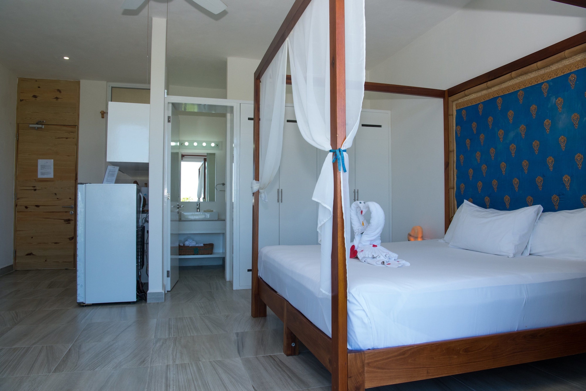 1 Bedroom, Honeymoon, Suite, King Bed, Ocean View, Sofa, Balcony, Ocean Zen Suites 5/10
