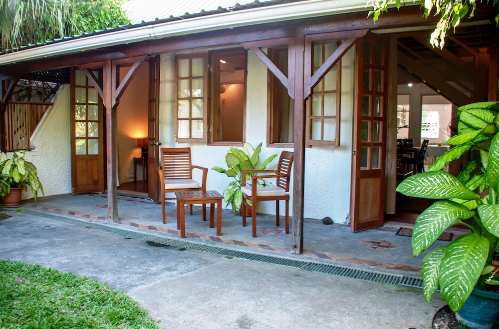 Chantauvent Guesthouse 2/100