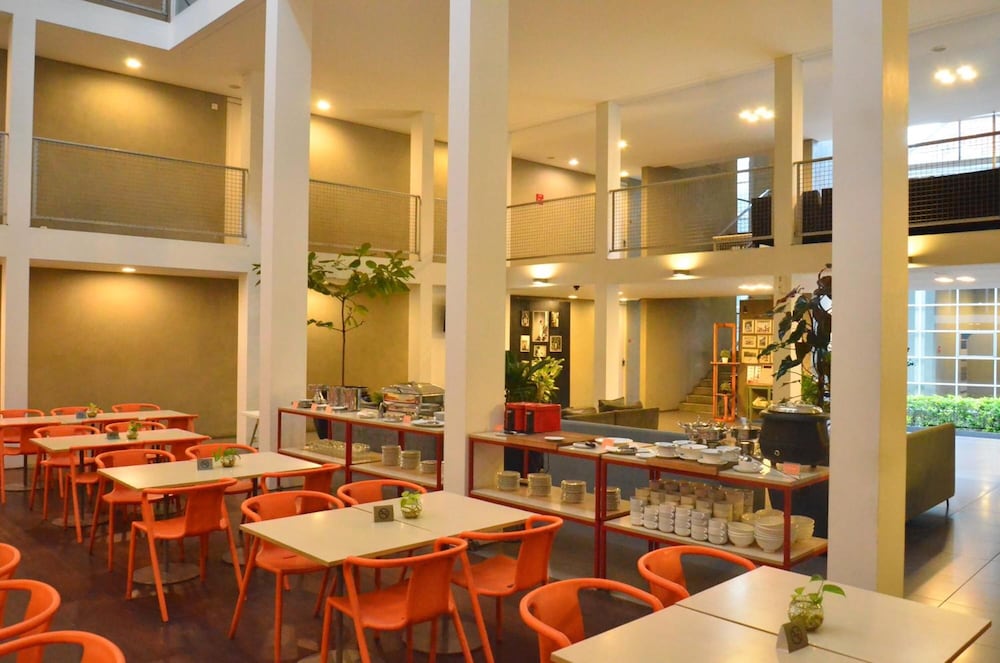 Malaka Hotel 66/72