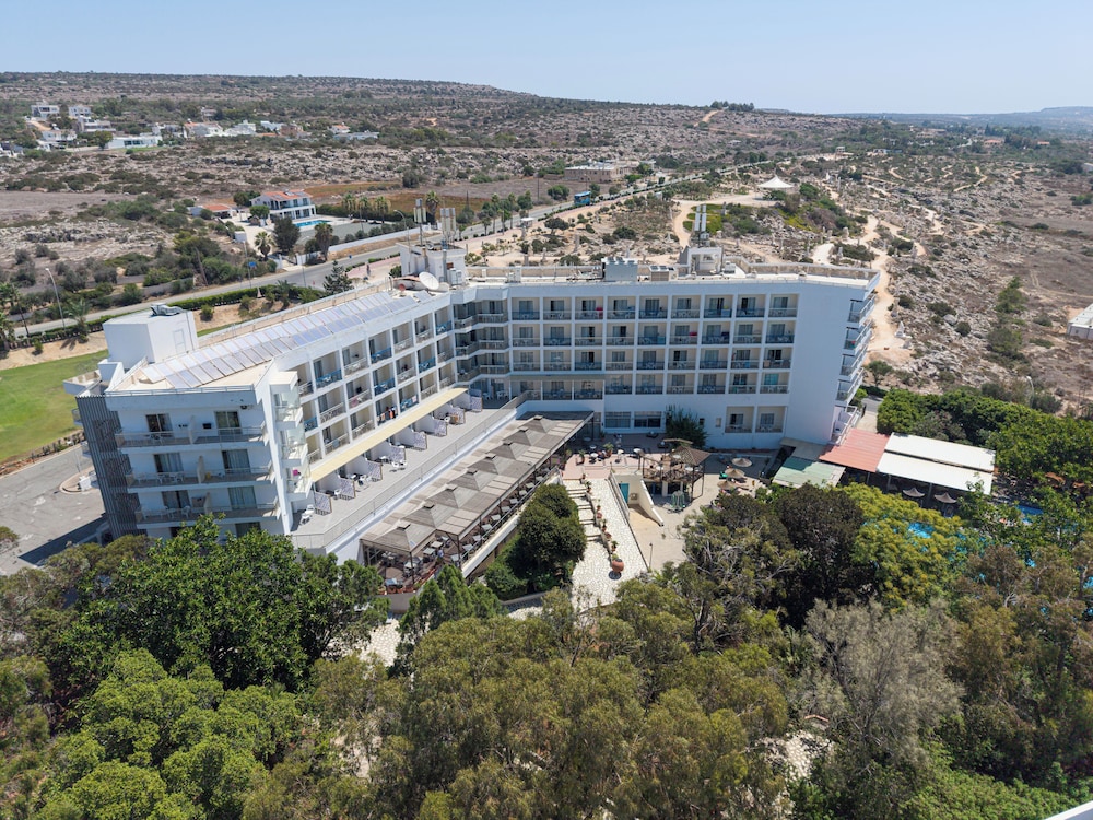 Marina Hotel 6/68