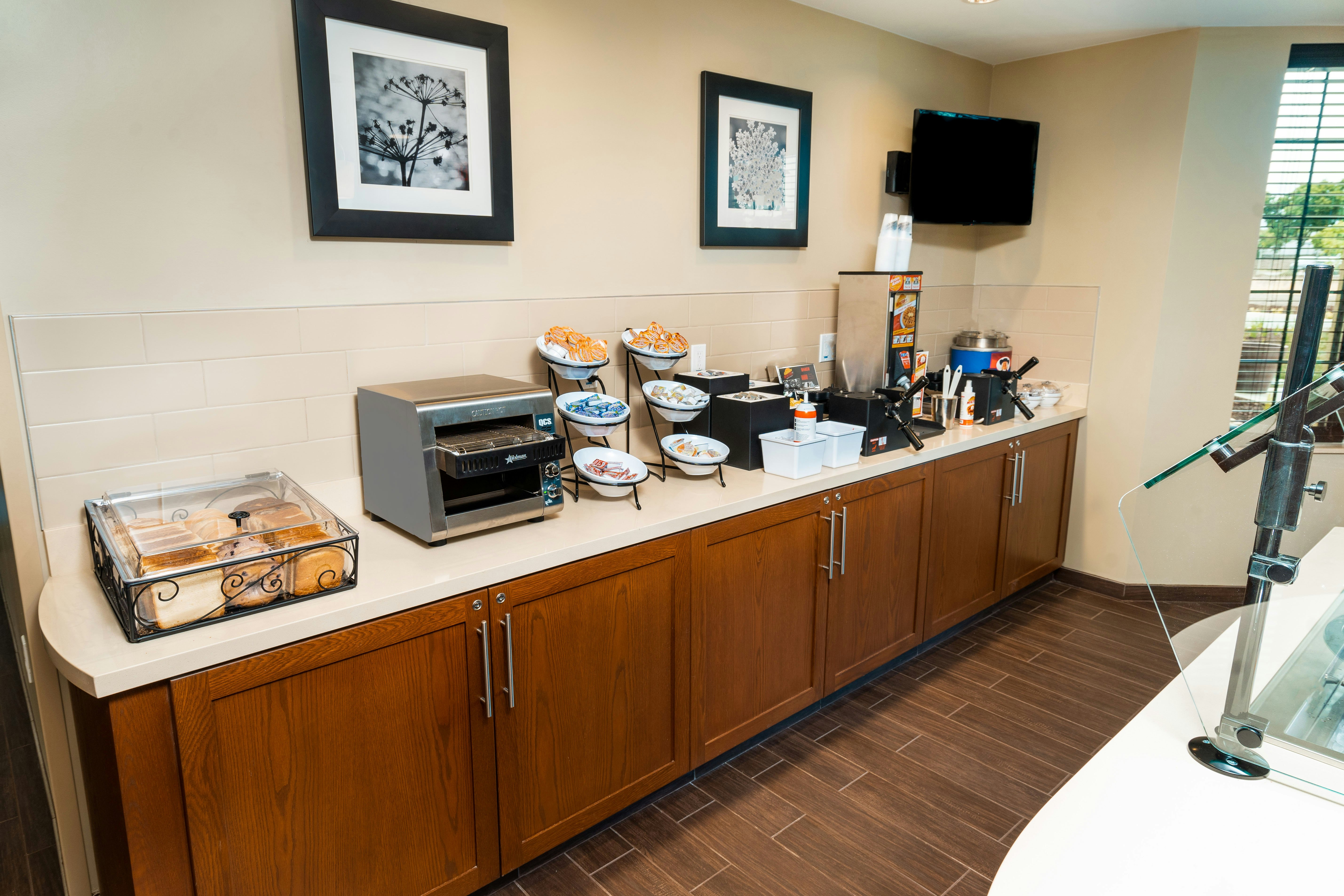 Staybridge Suites Newark - Fremont 50/54
