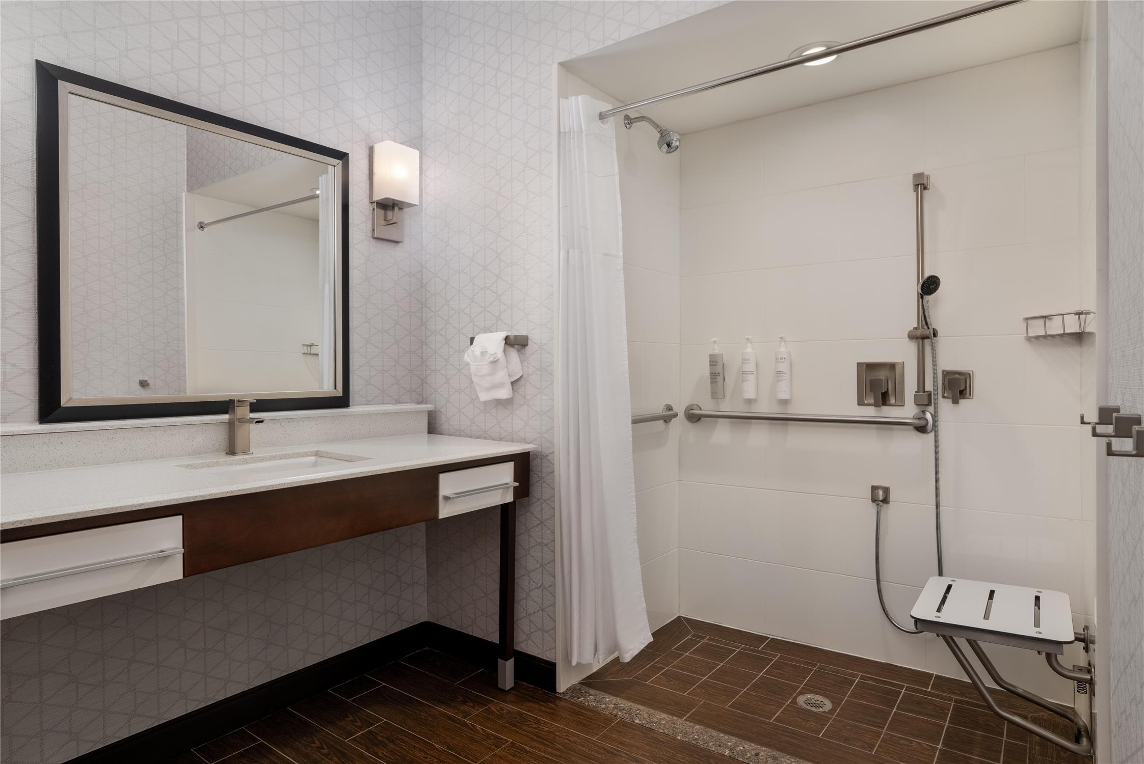 Hampton Inn And Suites Rockville Centre 85/85