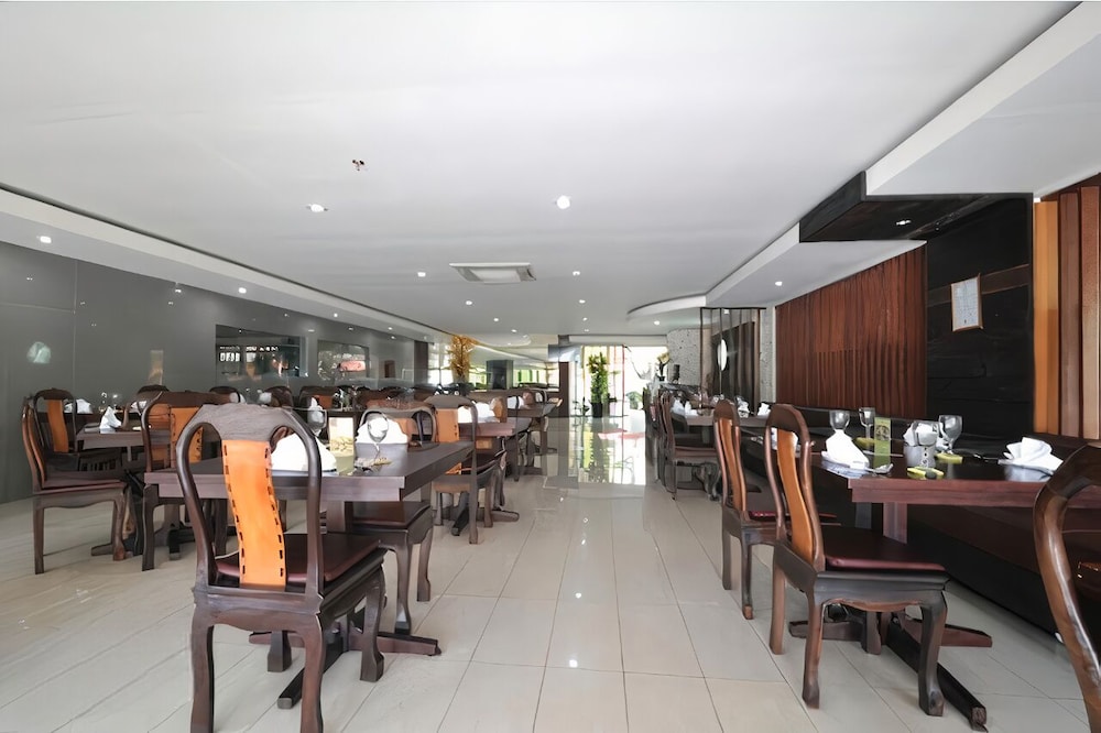 The Kanjeng Suites Kuta Galeria - Bali 38/56