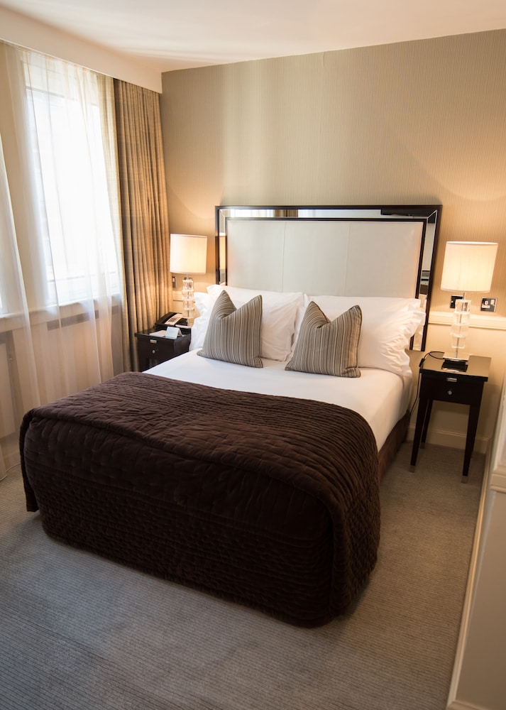 COZY, DOUBLE BED