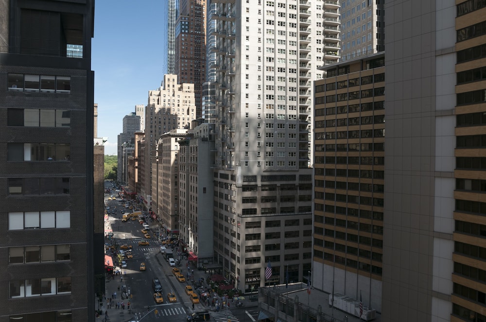 Crowne Plaza Manhattan Times Square by IHG 44/90