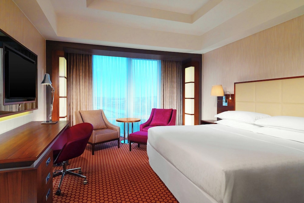 CLUB, KING BED