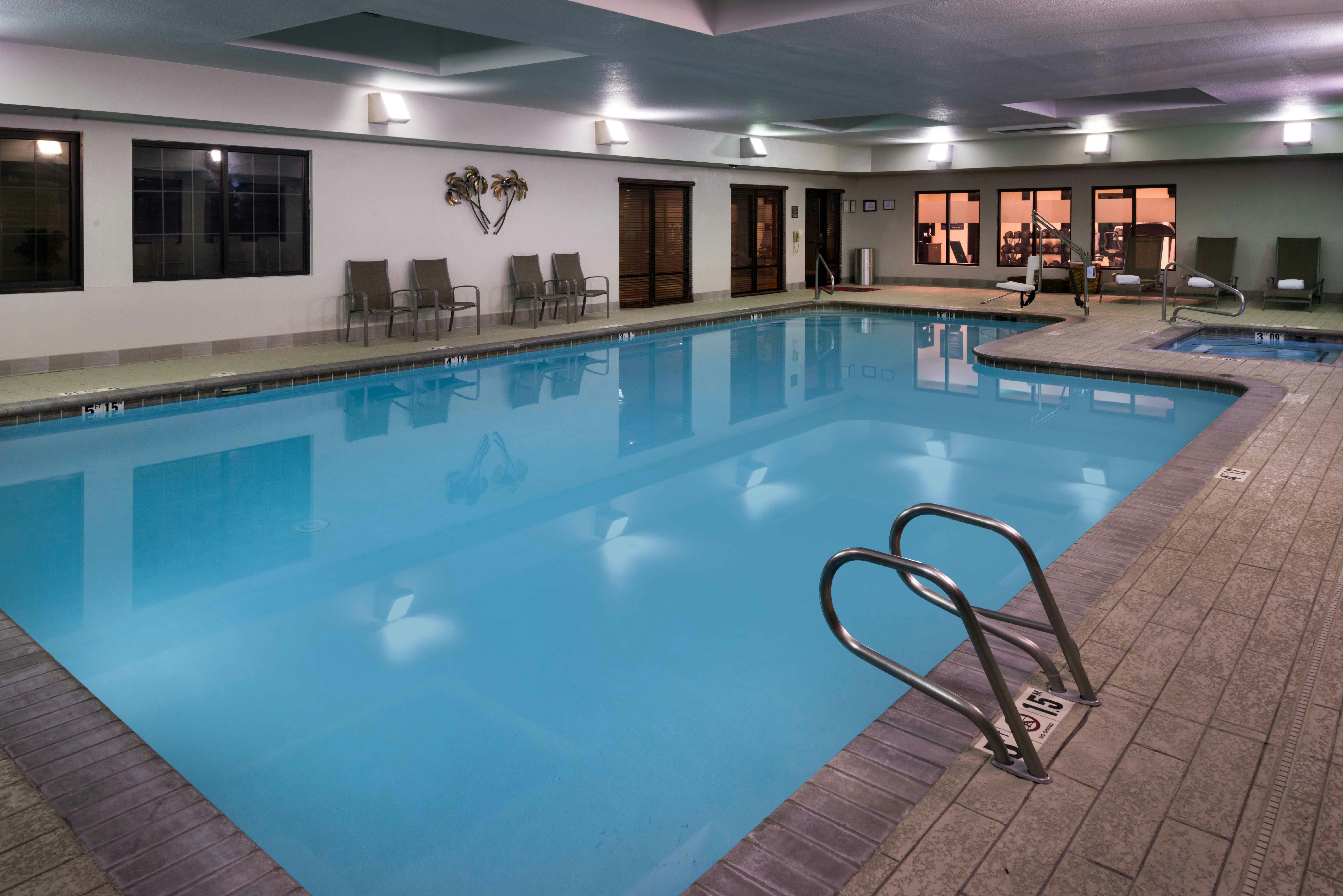 Hampton Inn Suites Carson City 33/56