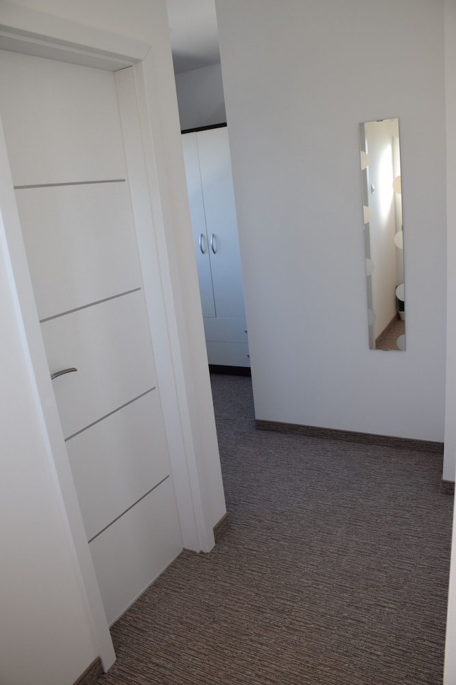 London Rooms Zagreb Airport 19/48