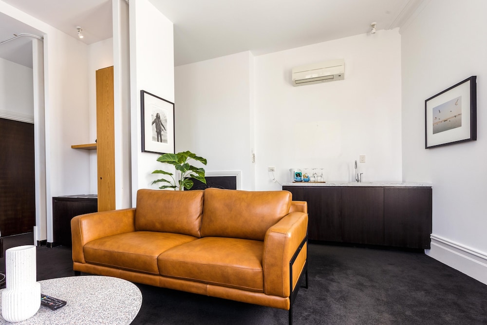Middle Park Hotel 42/63