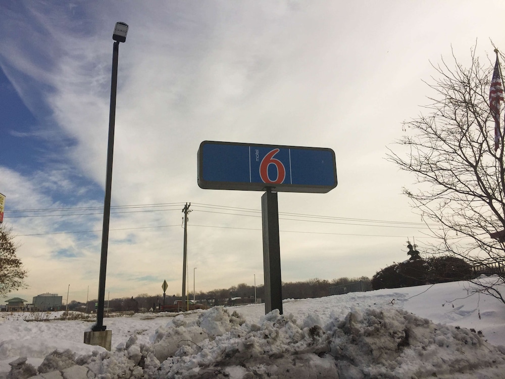 Motel6 Burnsville, MN 39/46