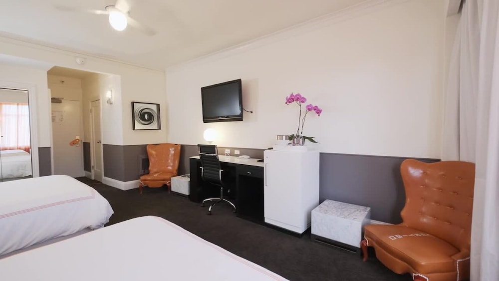 HOTEL JULIAN 28/50