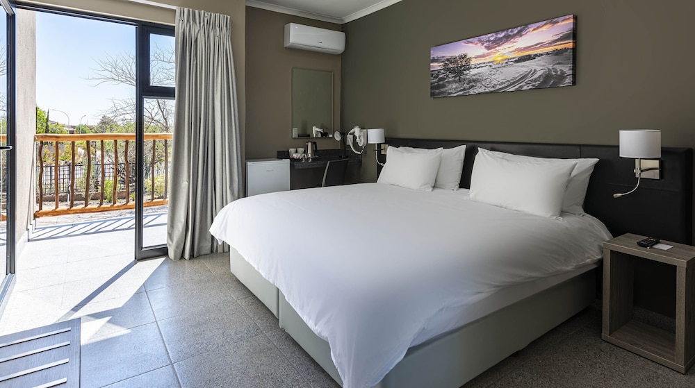 Upington Inn 2/20